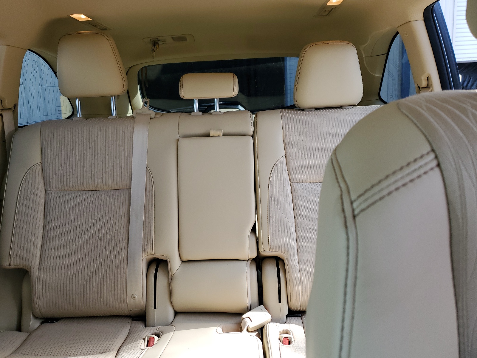 5TDBZRFHXHS405324 2017 Toyota Highlander Le