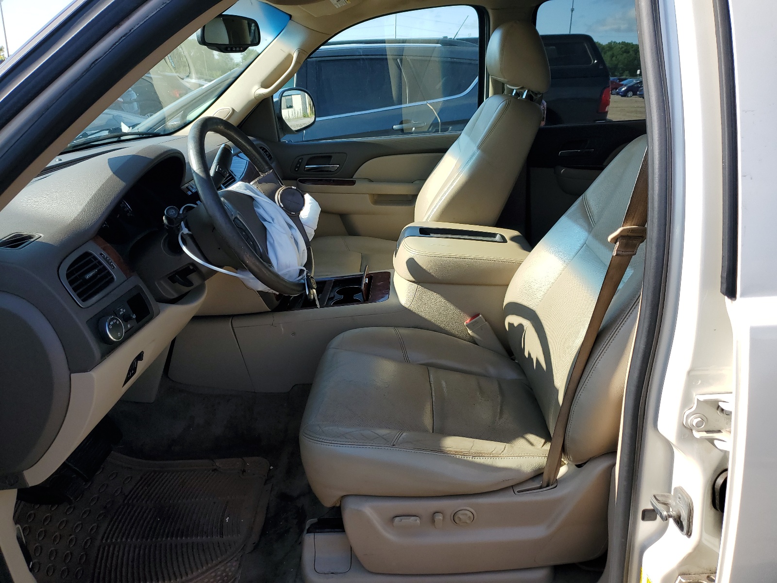 1GNSCCE0XDR169185 2013 Chevrolet Tahoe C1500 Ltz