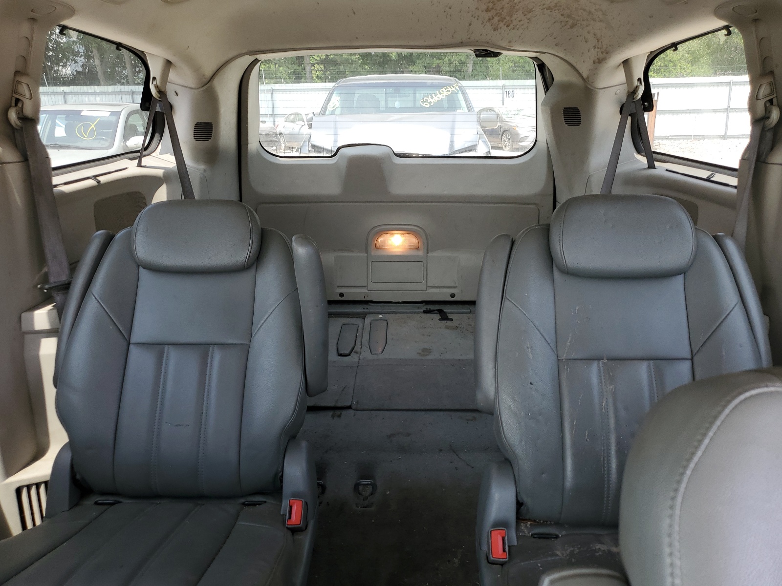 2A8HR54P18R774961 2008 Chrysler Town & Country Touring