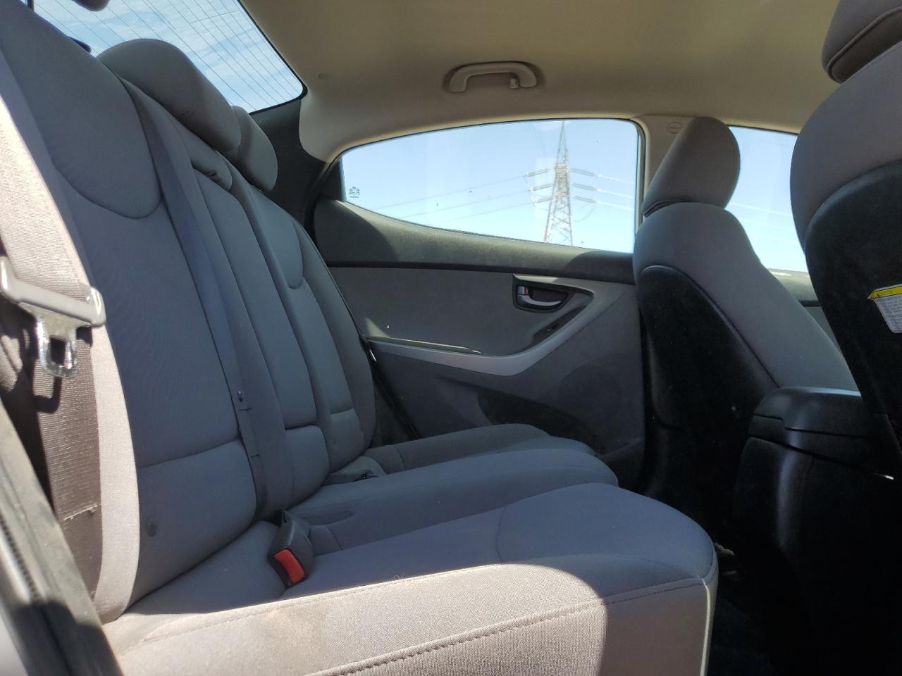 2014 Hyundai Elantra Se VIN: 5NPDH4AE8EH515835 Lot: 61704214