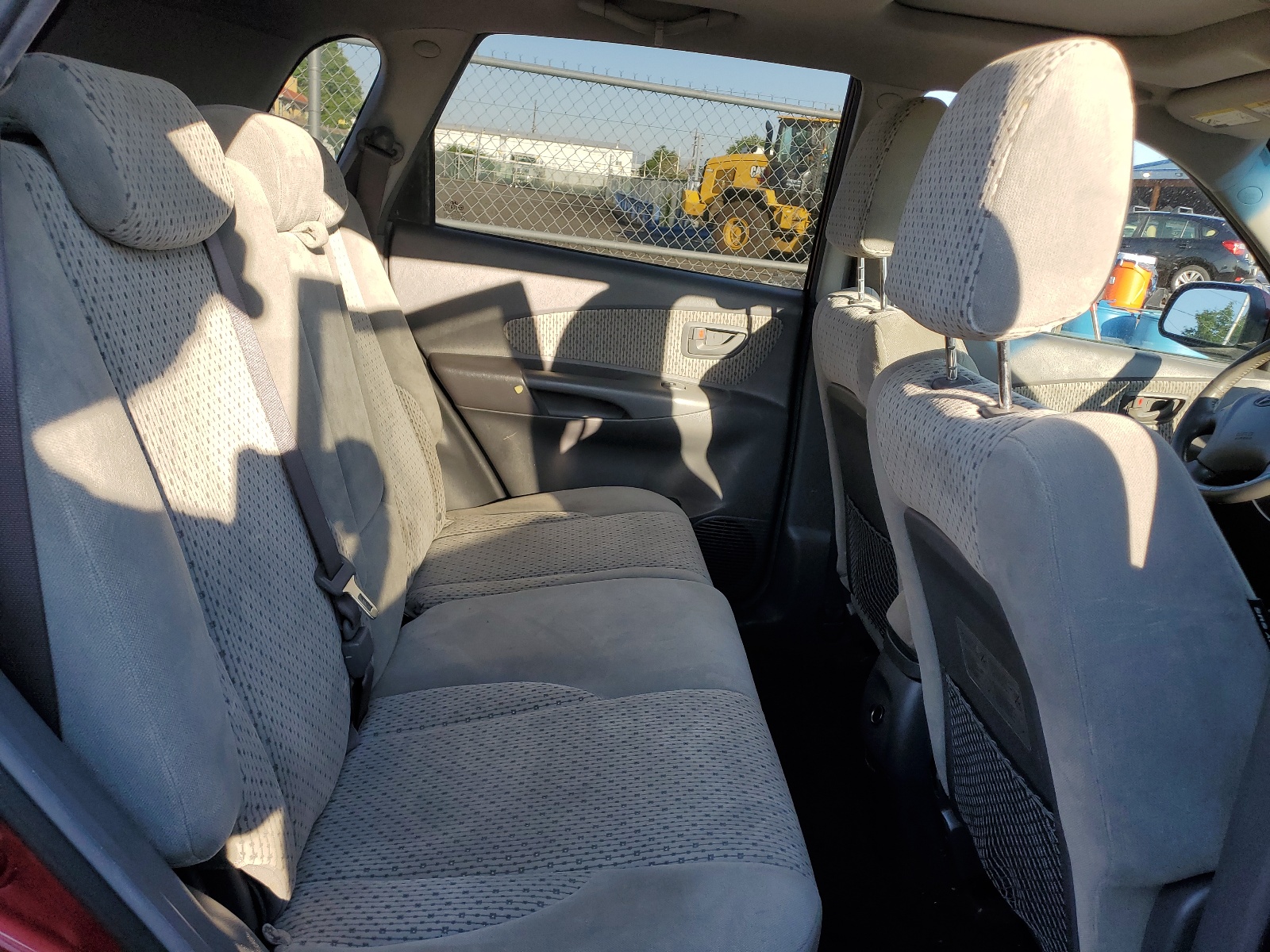 KM8JN12D05U140587 2005 Hyundai Tucson Gls