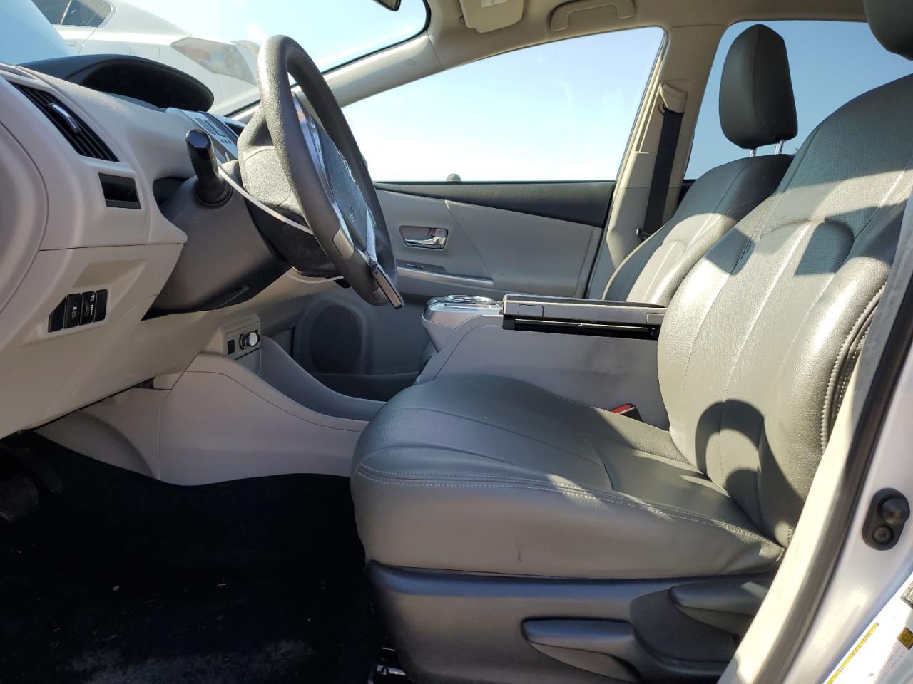 2017 Toyota Prius V VIN: JTDZN3EU3HJ069101 Lot: 63847734