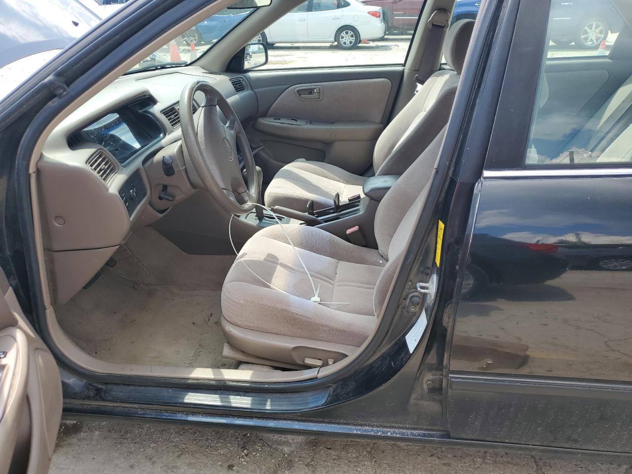 1999 Toyota Camry Le VIN: 4T1BF22K3XU090518 Lot: 62589864