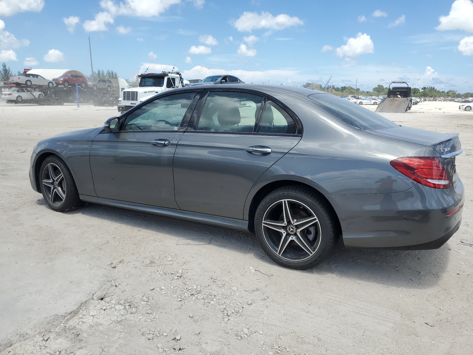 WDDZF4KB8JA470080 2018 Mercedes-Benz E 300 4Matic