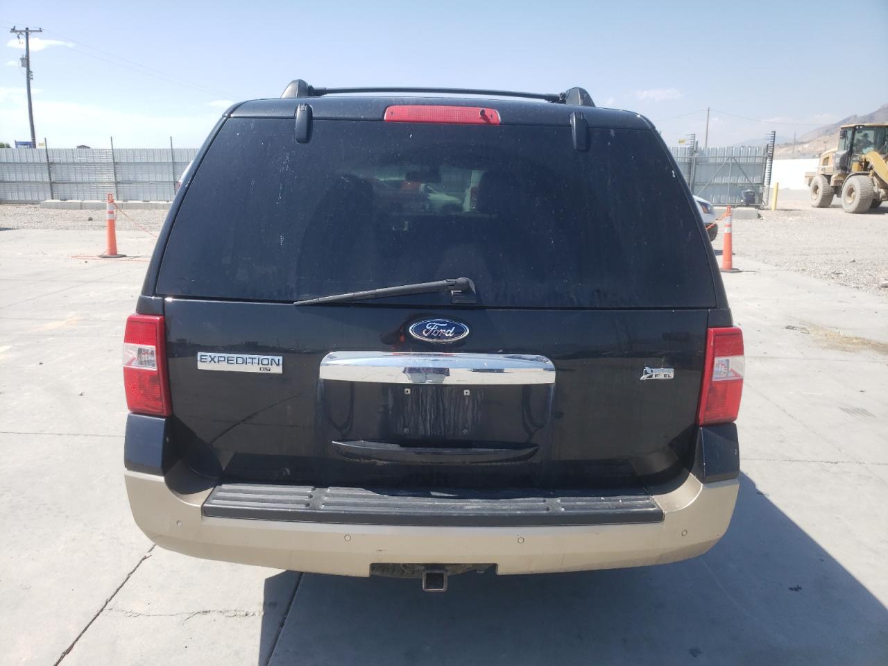 2014 Ford Expedition Xlt VIN: 1FMJU1J54EEF37761 Lot: 62674074