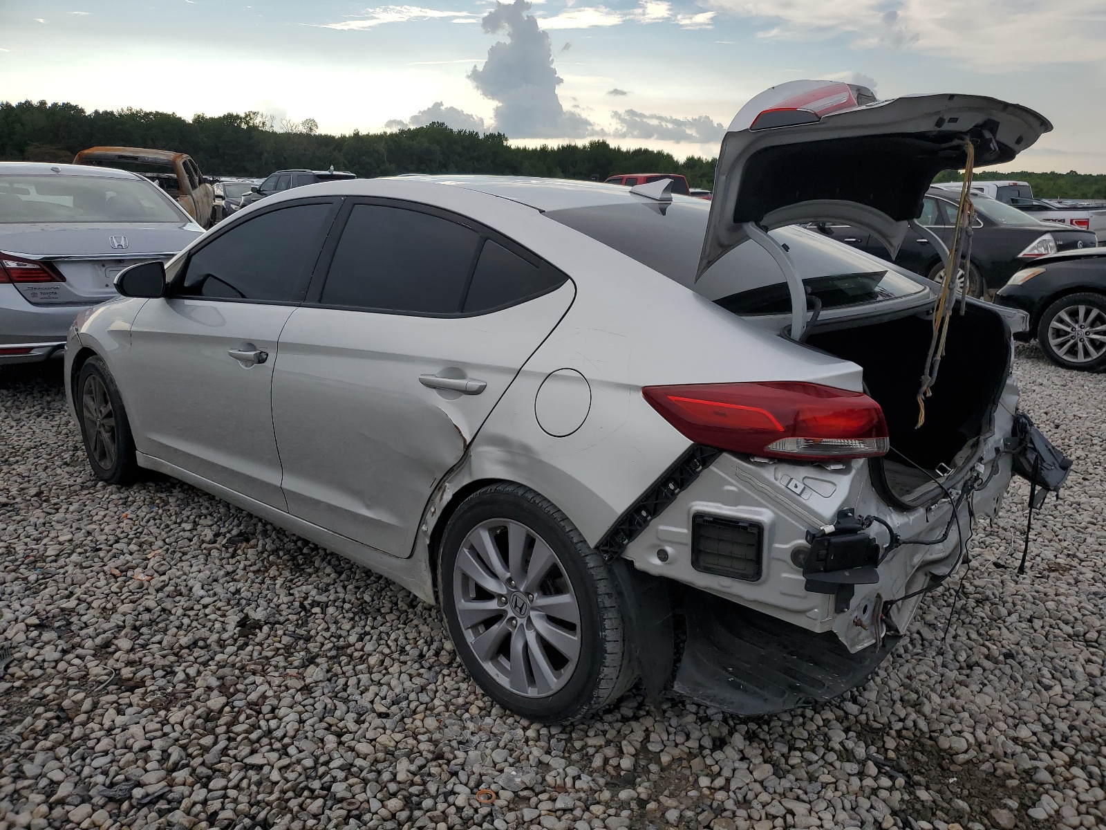 2018 Hyundai Elantra Sel vin: 5NPD84LF6JH325953