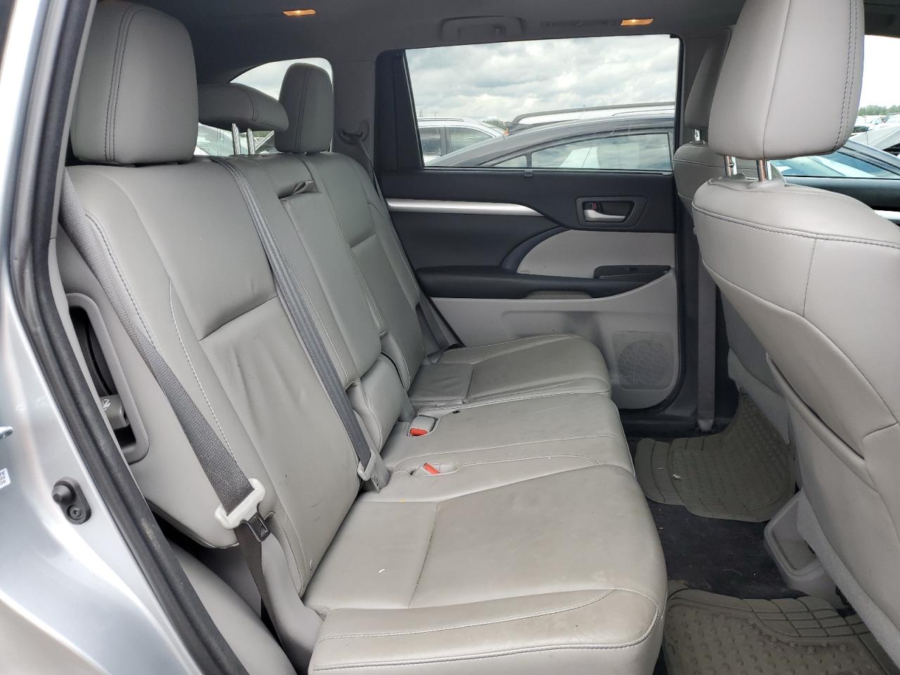 2015 Toyota Highlander Xle VIN: 5TDJKRFH5FS180128 Lot: 64366084