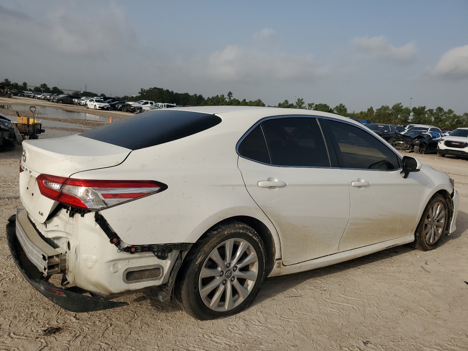 2018 Toyota Camry L vin: JTNB11HK0J3023498