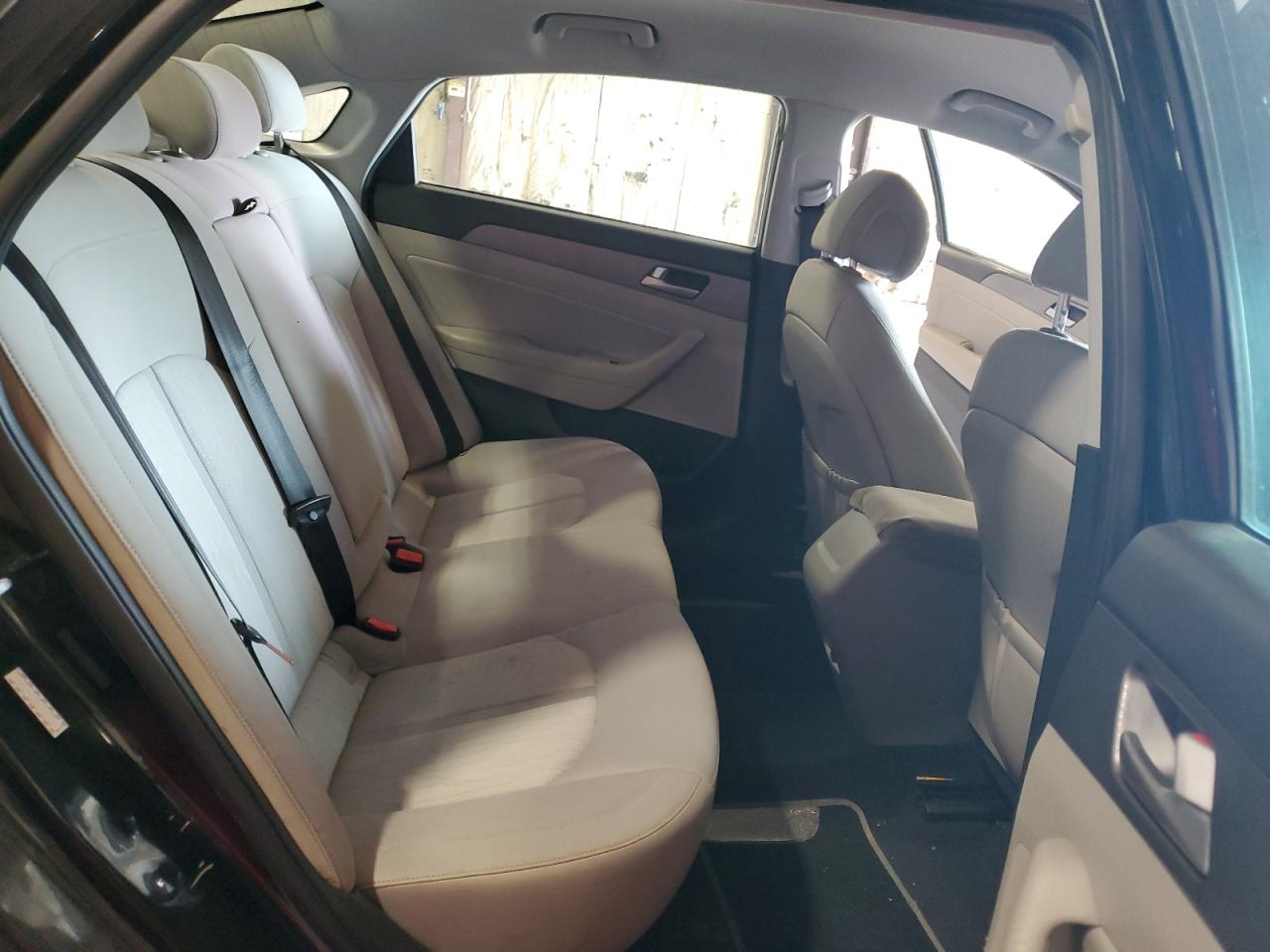 2016 Hyundai Sonata Hybrid VIN: KMHE24L17GA040572 Lot: 60886074