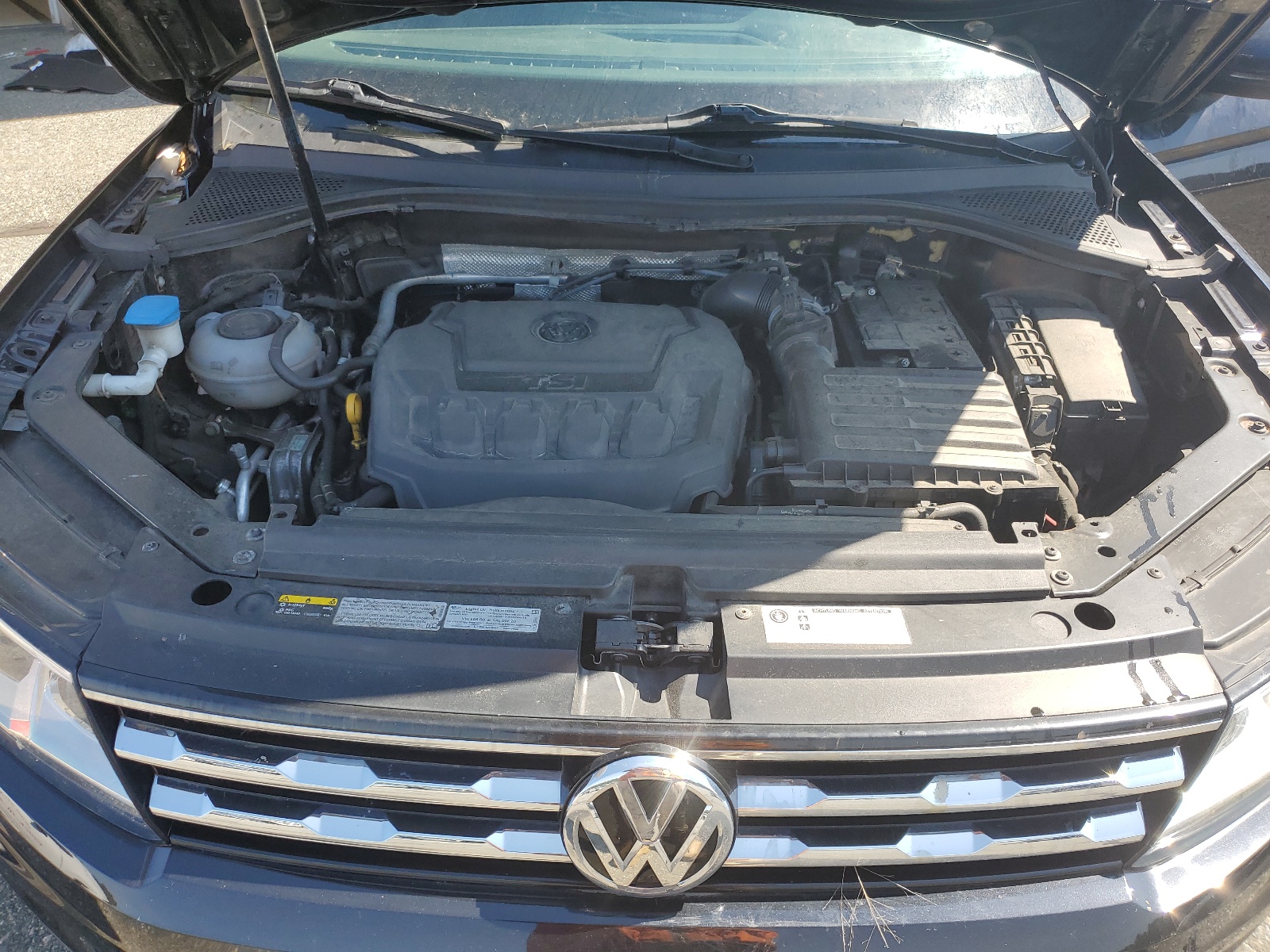 3VV0B7AX6JM057012 2018 Volkswagen Tiguan S