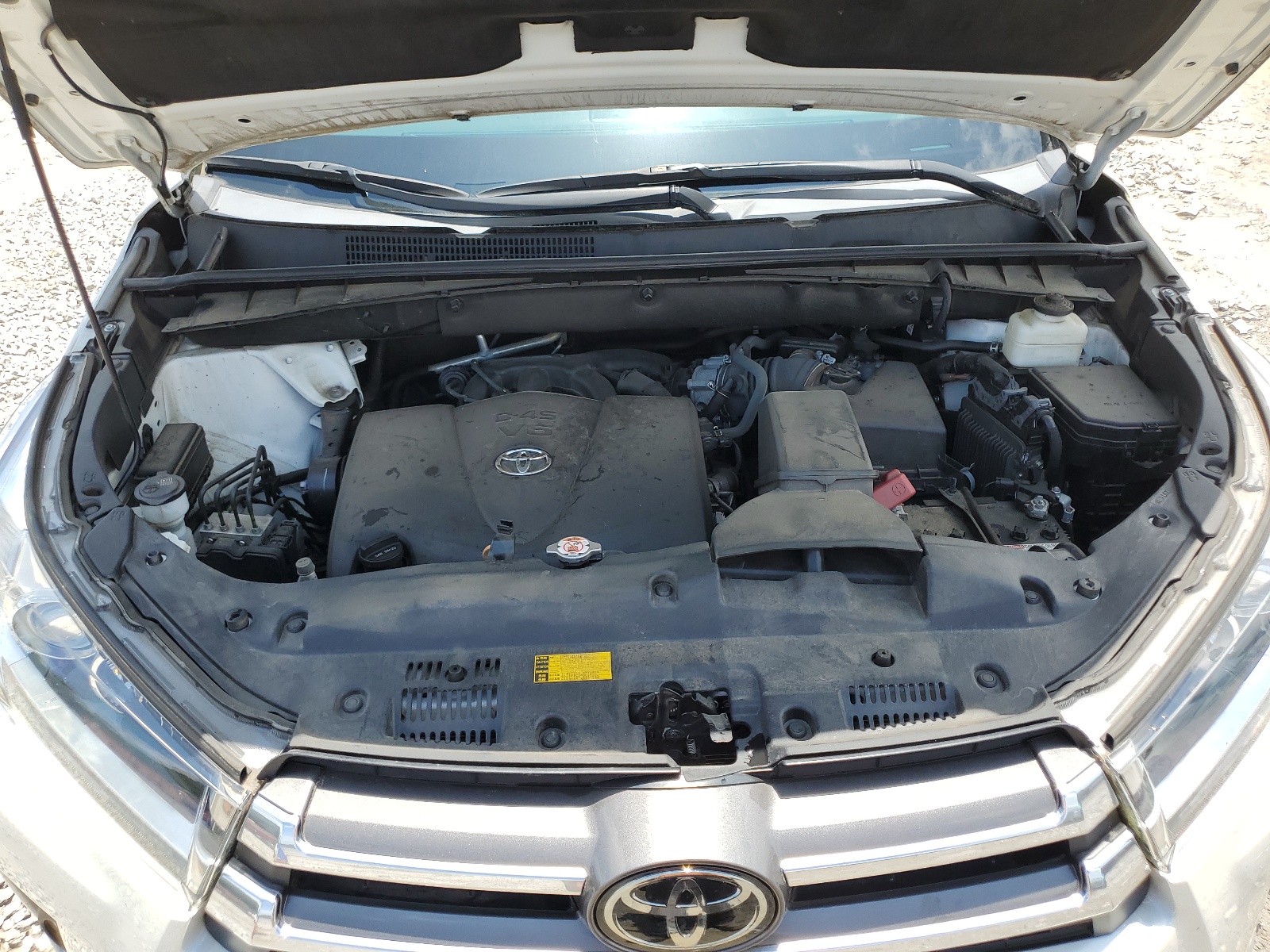 5TDDZRFH3JS904836 2018 Toyota Highlander Limited