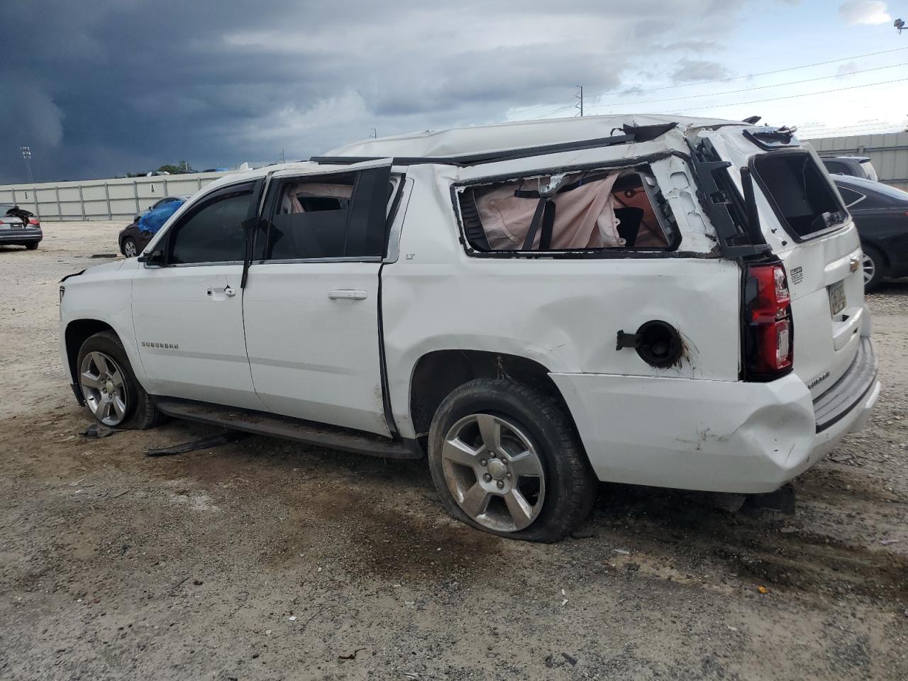 1GNSCHKC2HR299687 2017 CHEVROLET SUBURBAN - Image 2