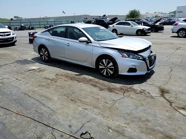 2021 Nissan Altima - Image 10