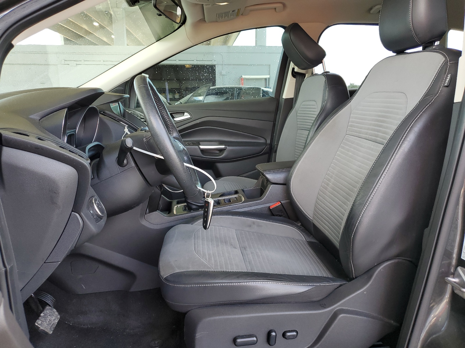 1FMCU0GD3KUA64759 2019 Ford Escape Se