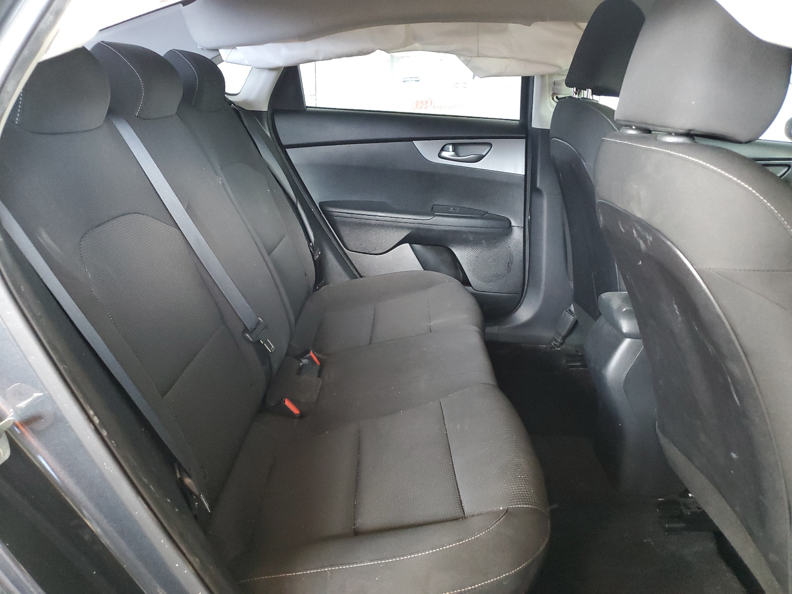 3KPF24AD4KE083035 2019 Kia Forte Fe