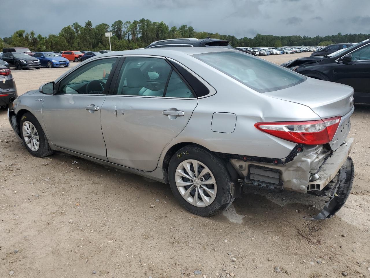 4T1BD1FK3FU148197 2015 TOYOTA CAMRY - Image 2