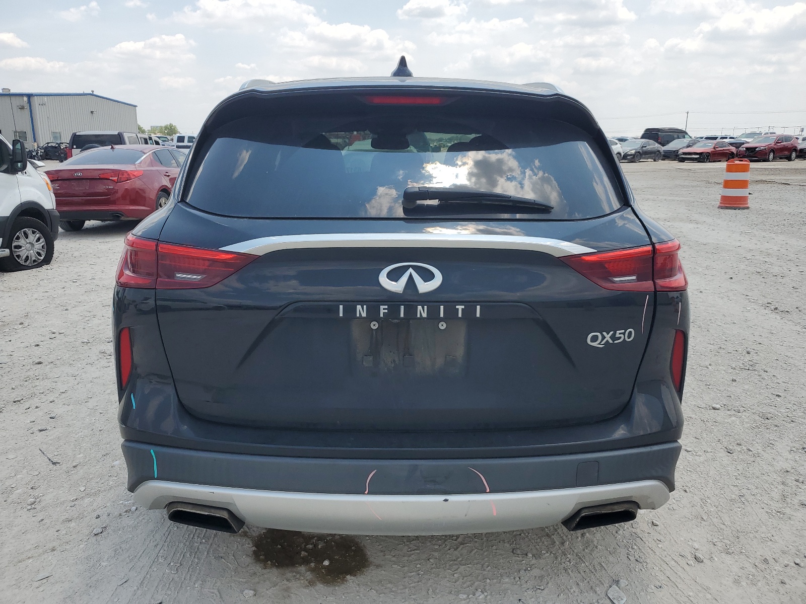 3PCAJ5M10KF137820 2019 Infiniti Qx50 Essential