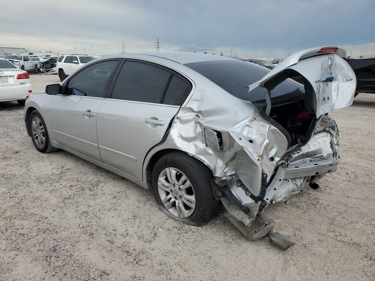 2012 Nissan Altima - Image 2