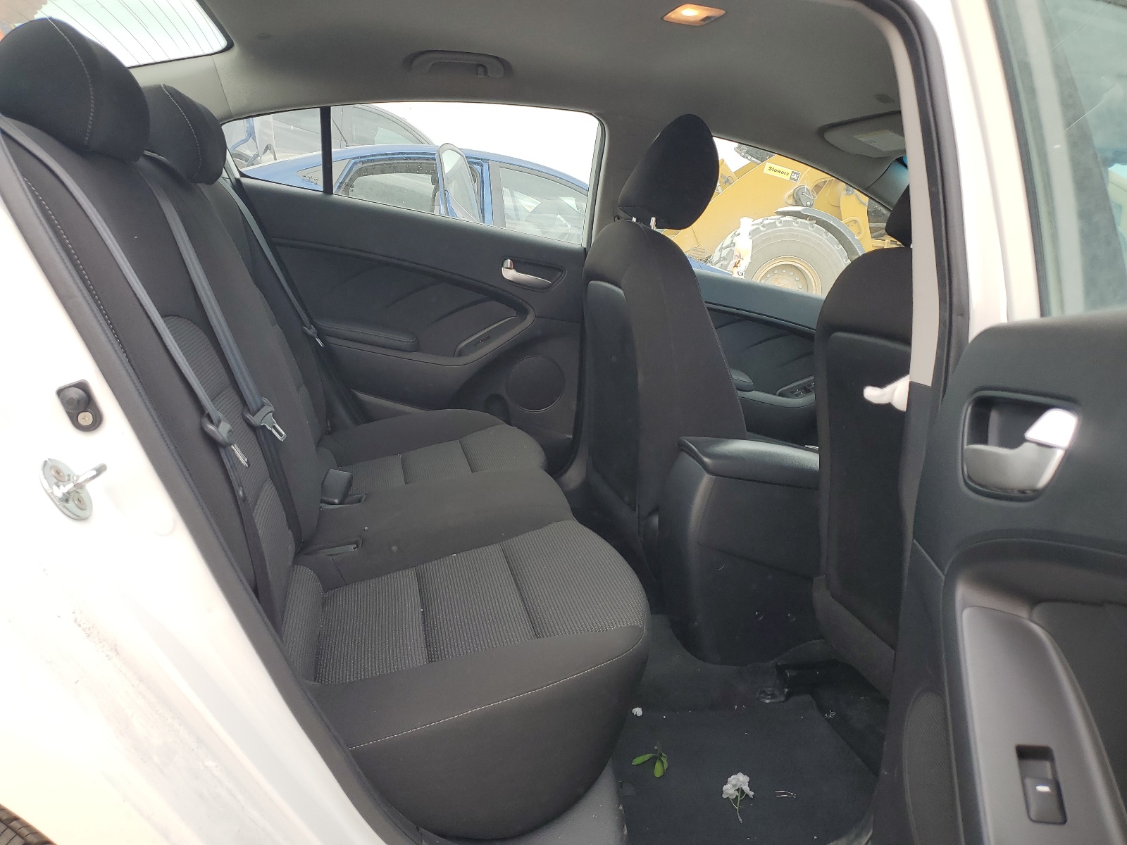 3KPFK4A77HE042398 2017 Kia Forte Lx