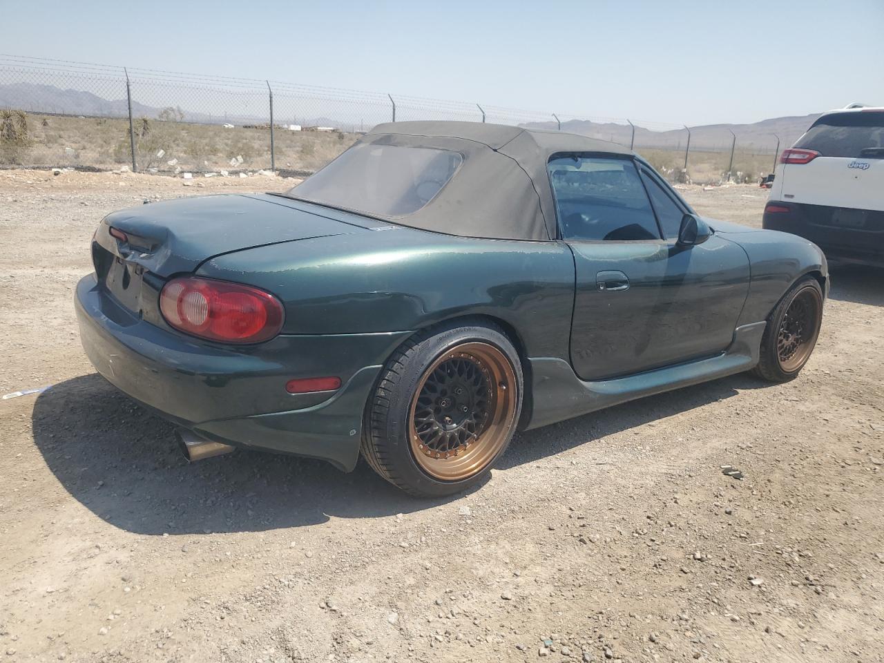 2001 Mazda Mx-5 Miata Base VIN: JM1NB353810215485 Lot: 62521844
