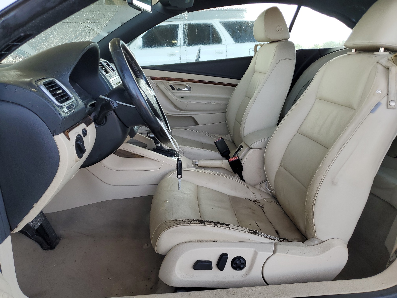 WVWFA71F17V052060 2007 Volkswagen Eos 2.0T Luxury