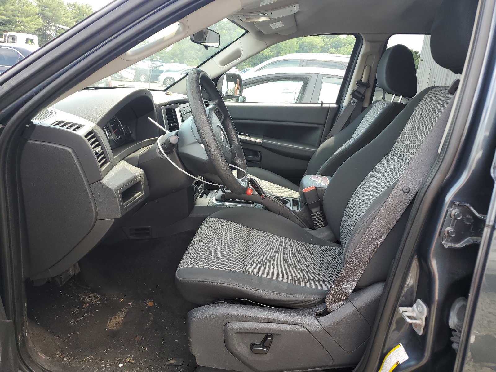 1J8GR48K58C102219 2008 Jeep Grand Cherokee Laredo