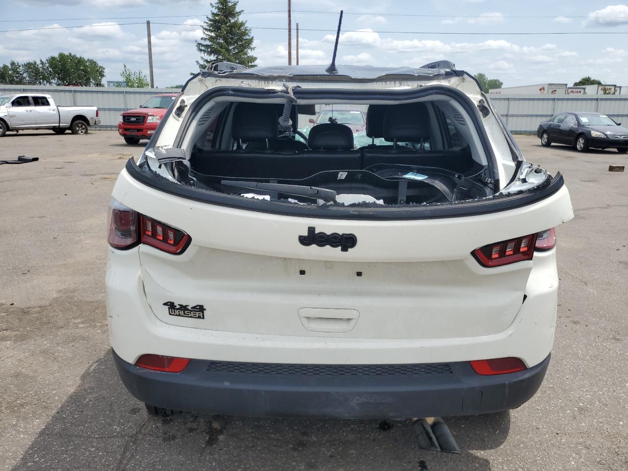 2018 Jeep Compass Latitude VIN: 3C4NJDBB4JT453115 Lot: 63443144