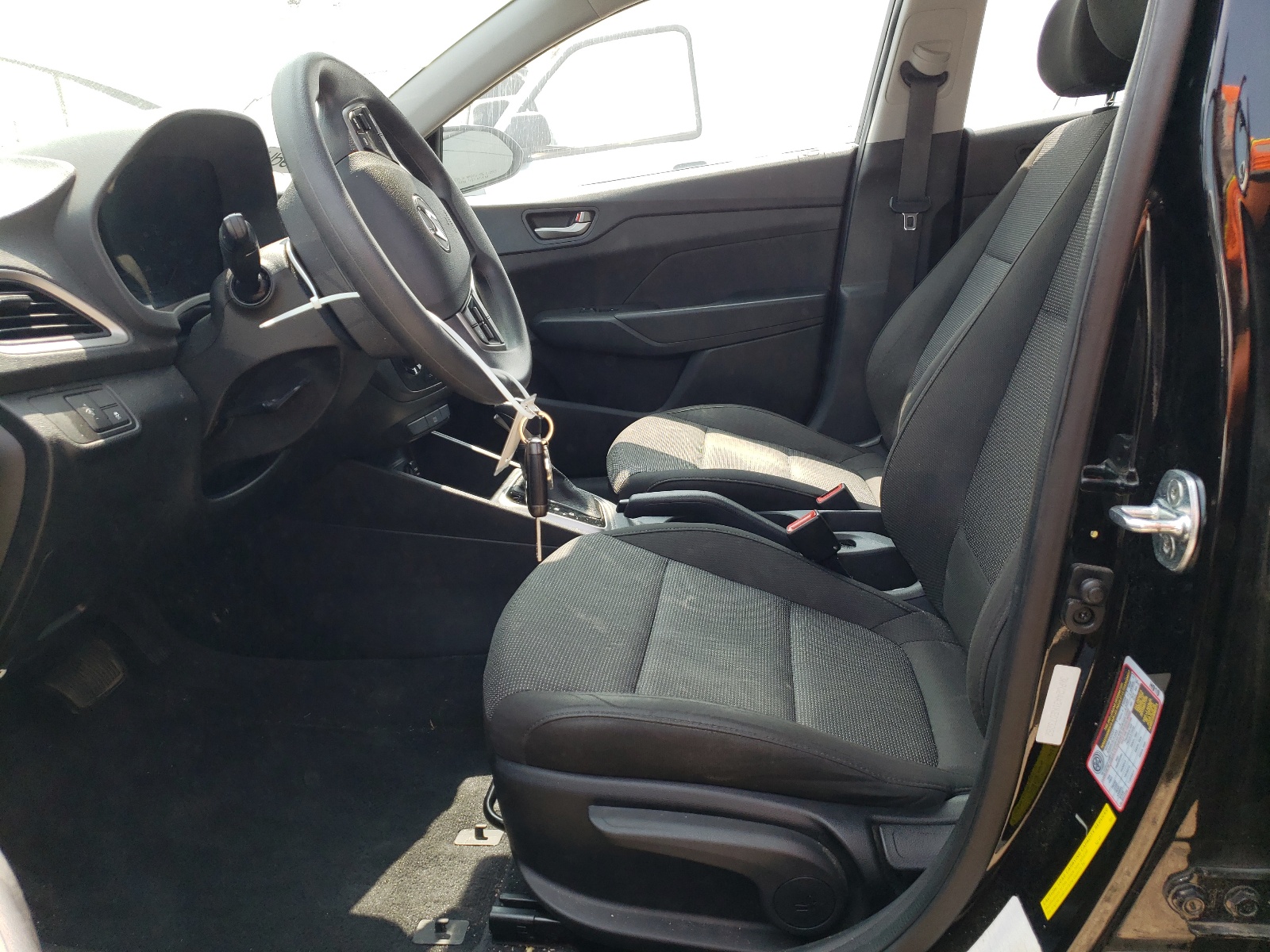 3KPC24A31KE073282 2019 Hyundai Accent Se