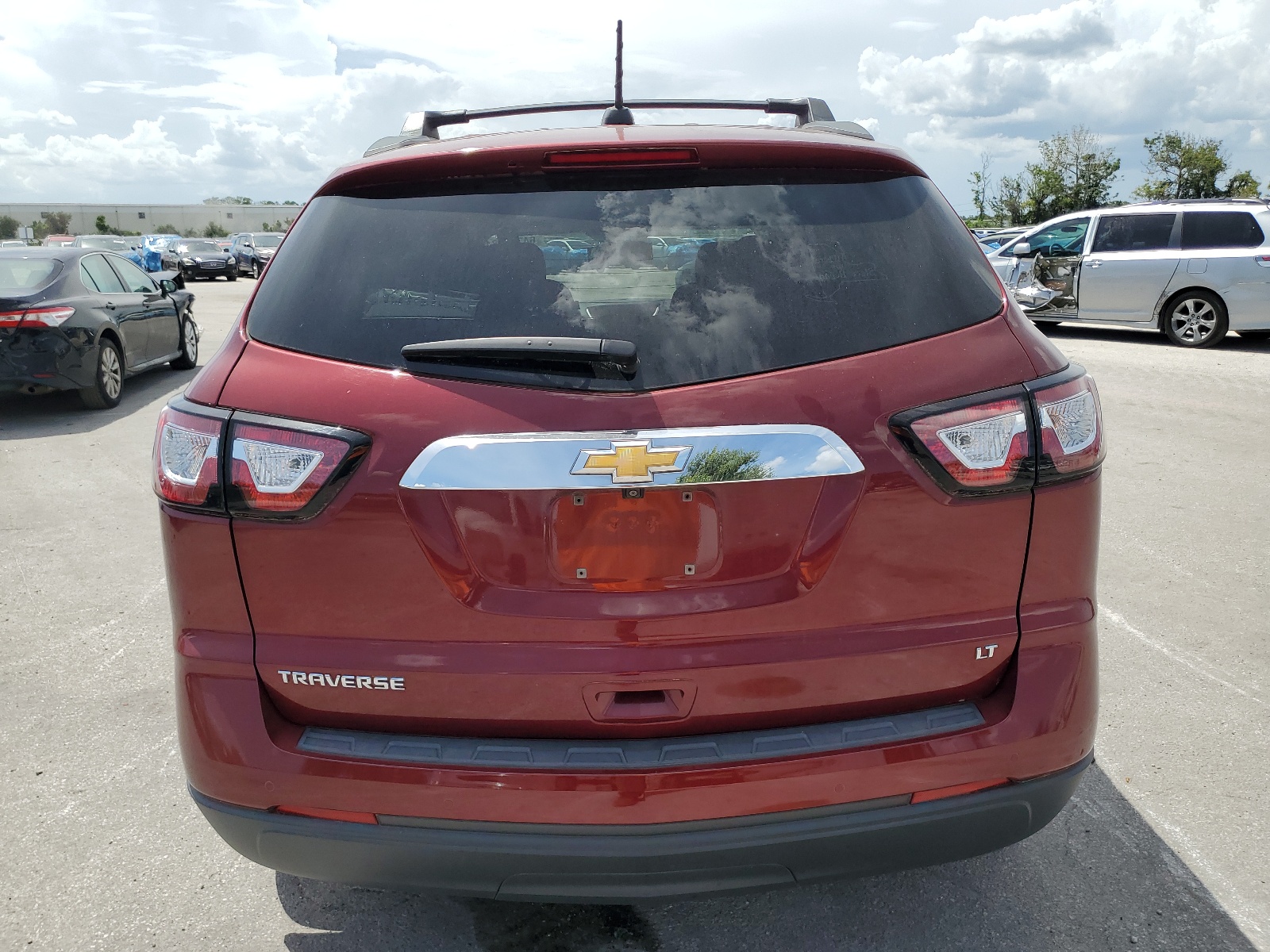 1GNKRGKD2HJ105854 2017 Chevrolet Traverse Lt