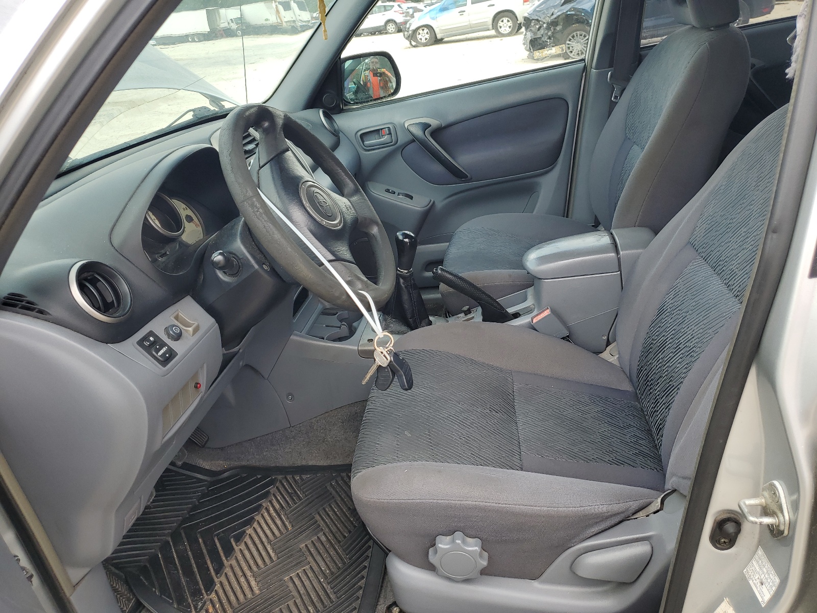 JTEGH20V620048843 2002 Toyota Rav4