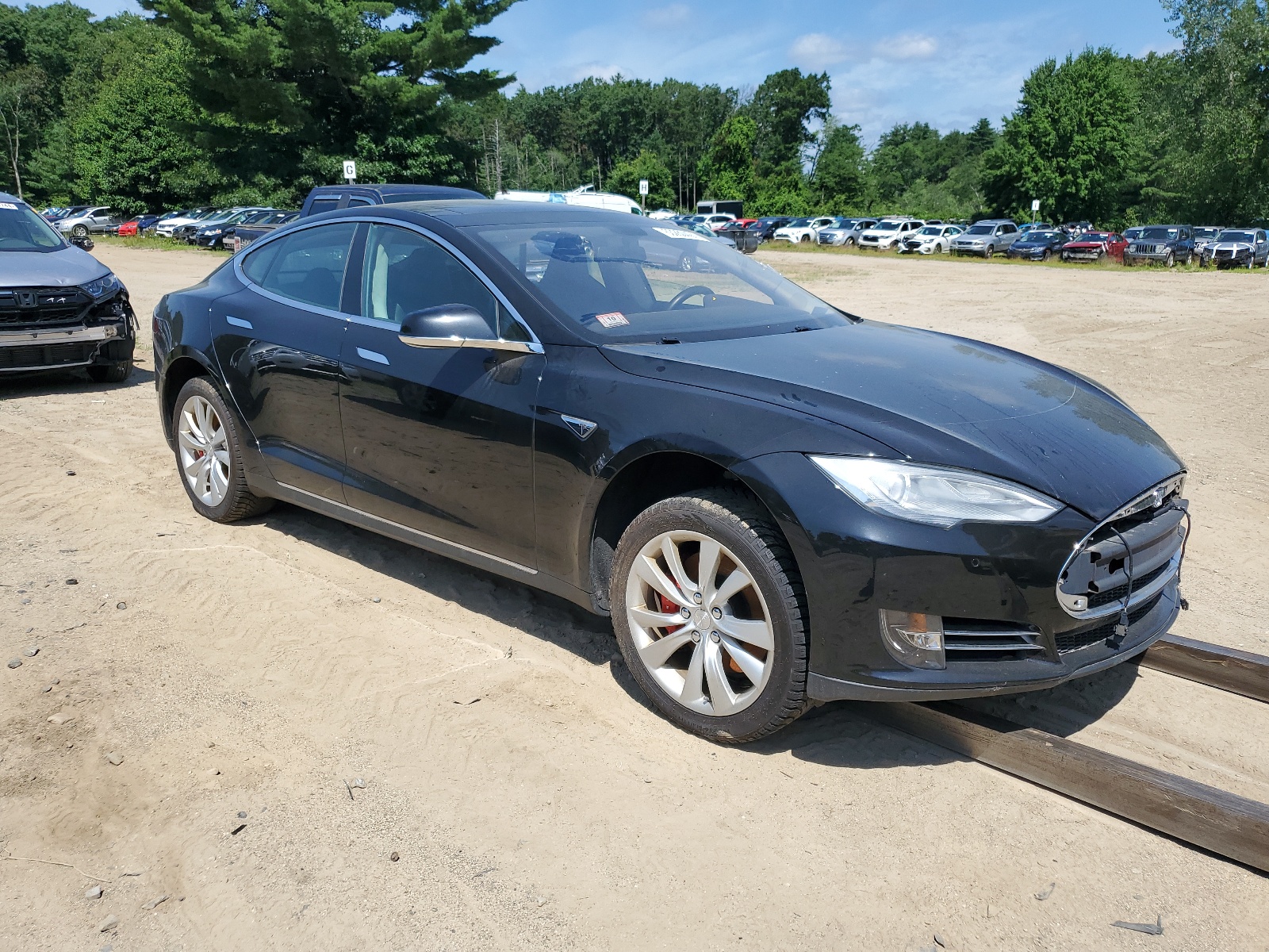 2014 Tesla Model S vin: 5YJSA1H16EFP35115