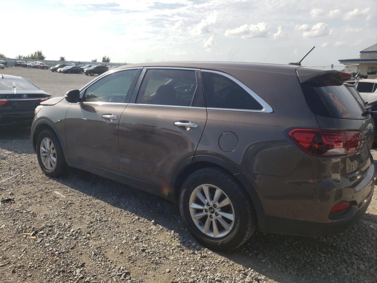 VIN 5XYPG4A3XKG563547 2019 KIA SORENTO no.2