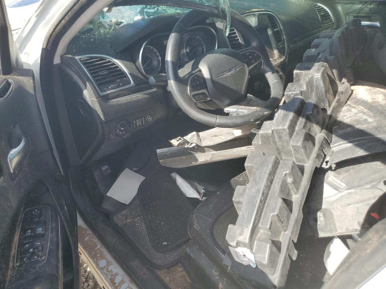 2015 Chrysler 300 Limited VIN: 2C3CCAAG5FH931012 Lot: 61699154