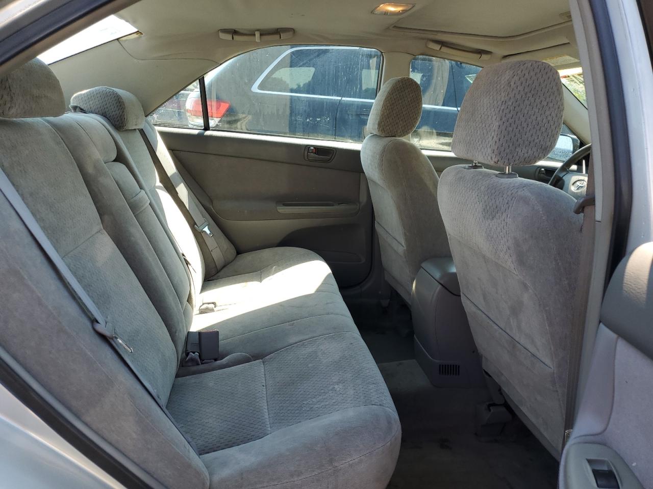 2003 Toyota Camry Le VIN: 4T1BF32K23U564443 Lot: 63104974