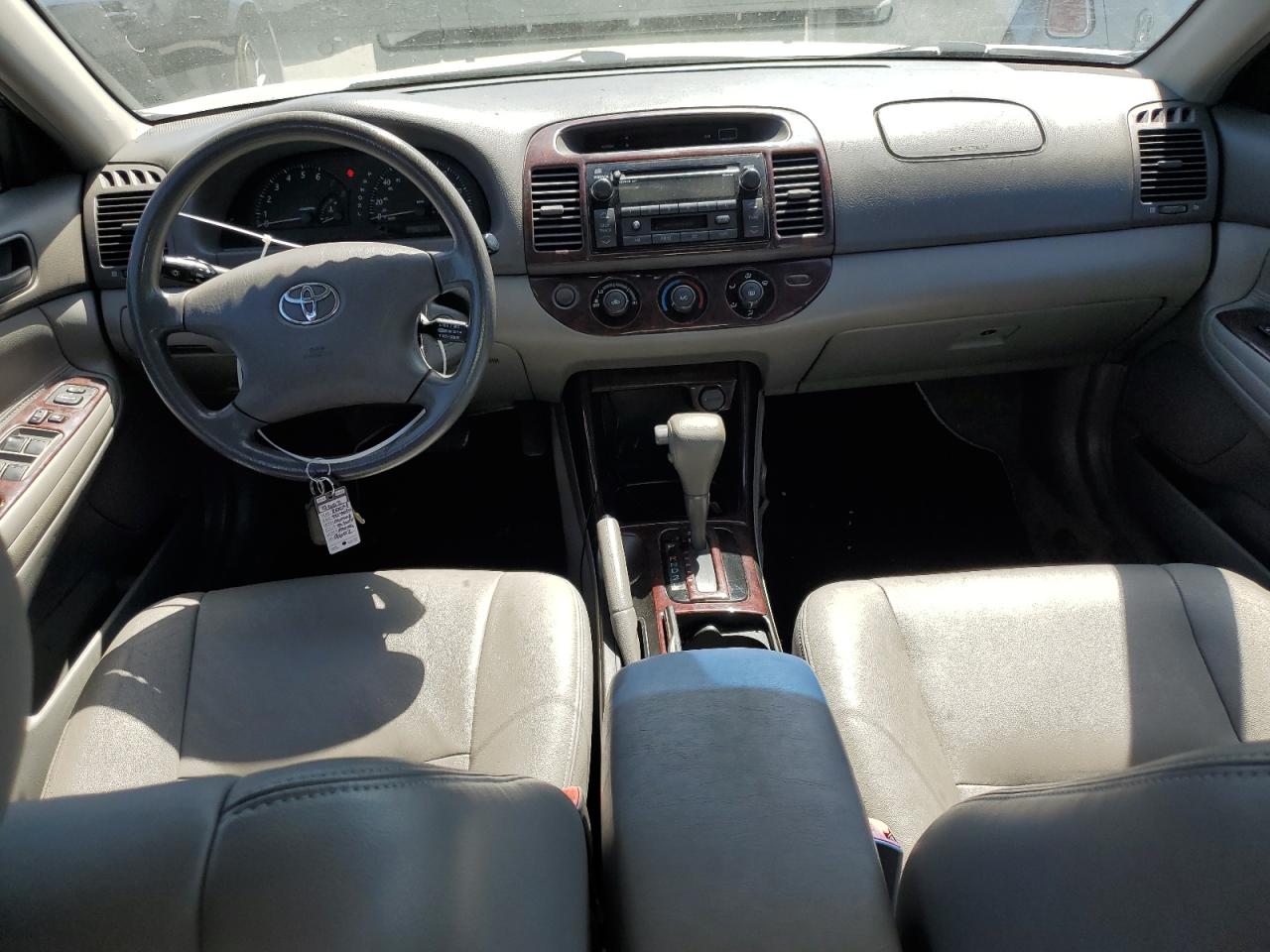 2004 Toyota Camry Le VIN: JTDBE32KX40264911 Lot: 63928584