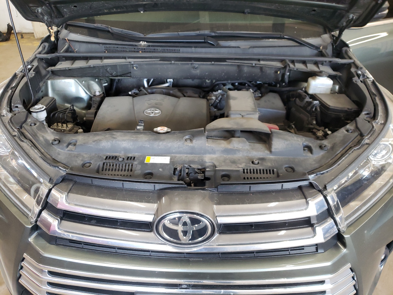 5TDDZRFH8KS712507 2019 Toyota Highlander Limited