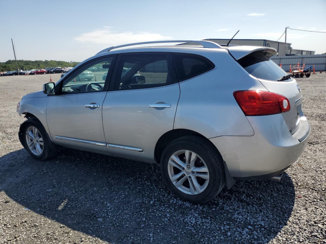2013 Nissan Rogue - Image 2