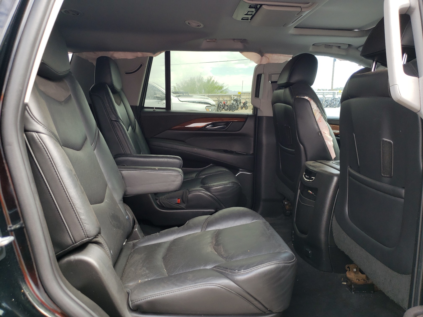 1GYS4MKJ0FR720813 2015 Cadillac Escalade Luxury