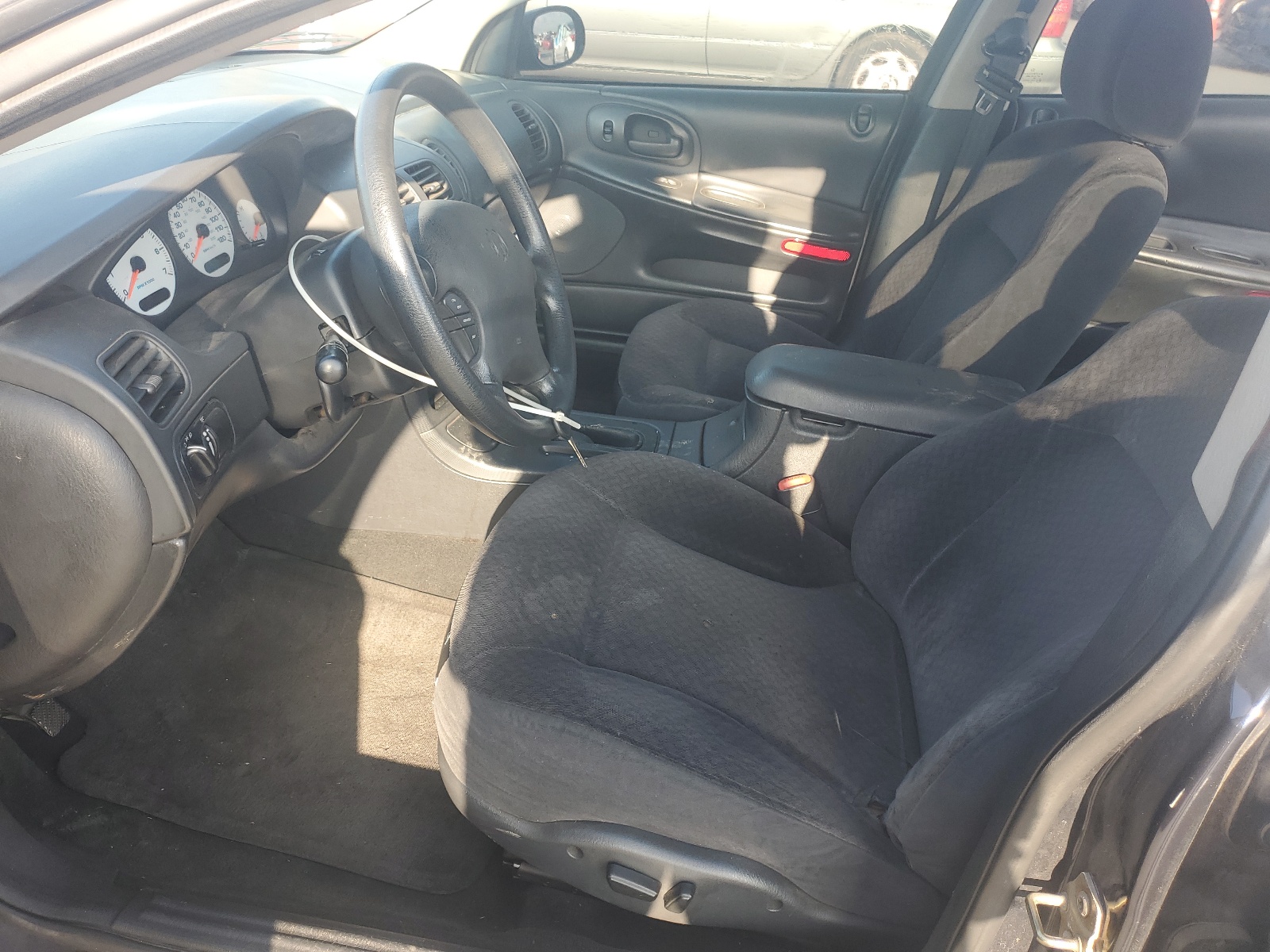 2B3HD46RX2H307549 2002 Dodge Intrepid Se