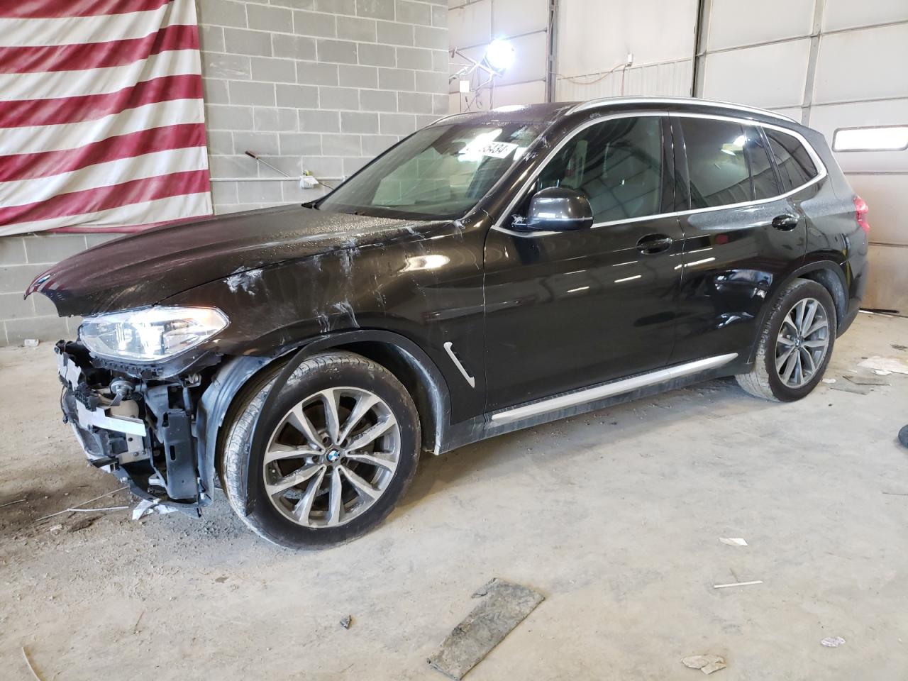 VIN 5UXTR9C50JLD68906 2018 BMW X3 no.1