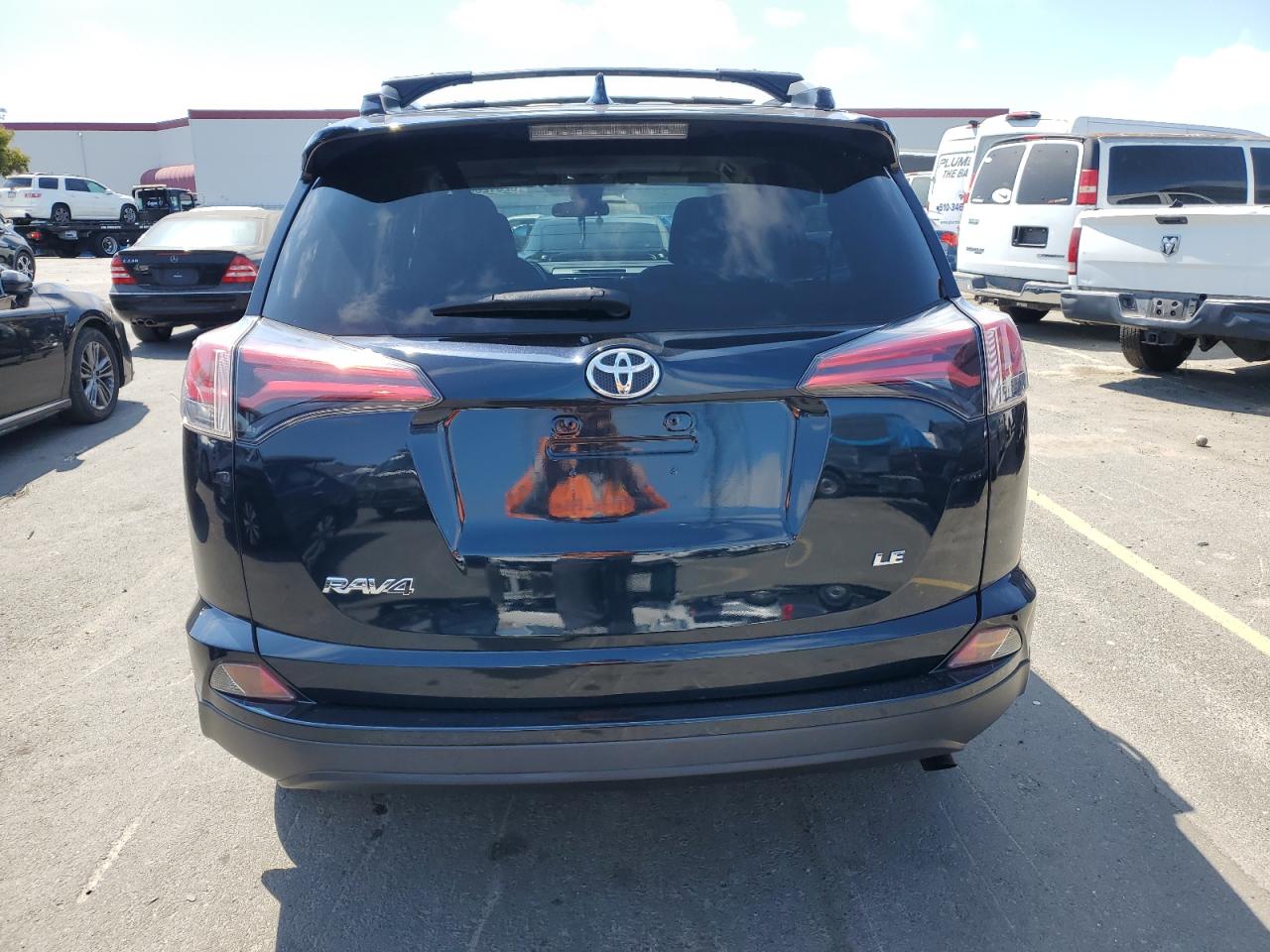 2017 Toyota Rav4 Le VIN: JTMZFREV0HJ141896 Lot: 62312604