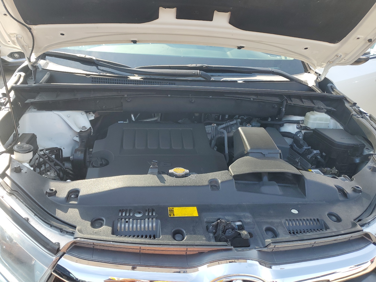 5TDBKRFH2FS160083 2015 Toyota Highlander Le