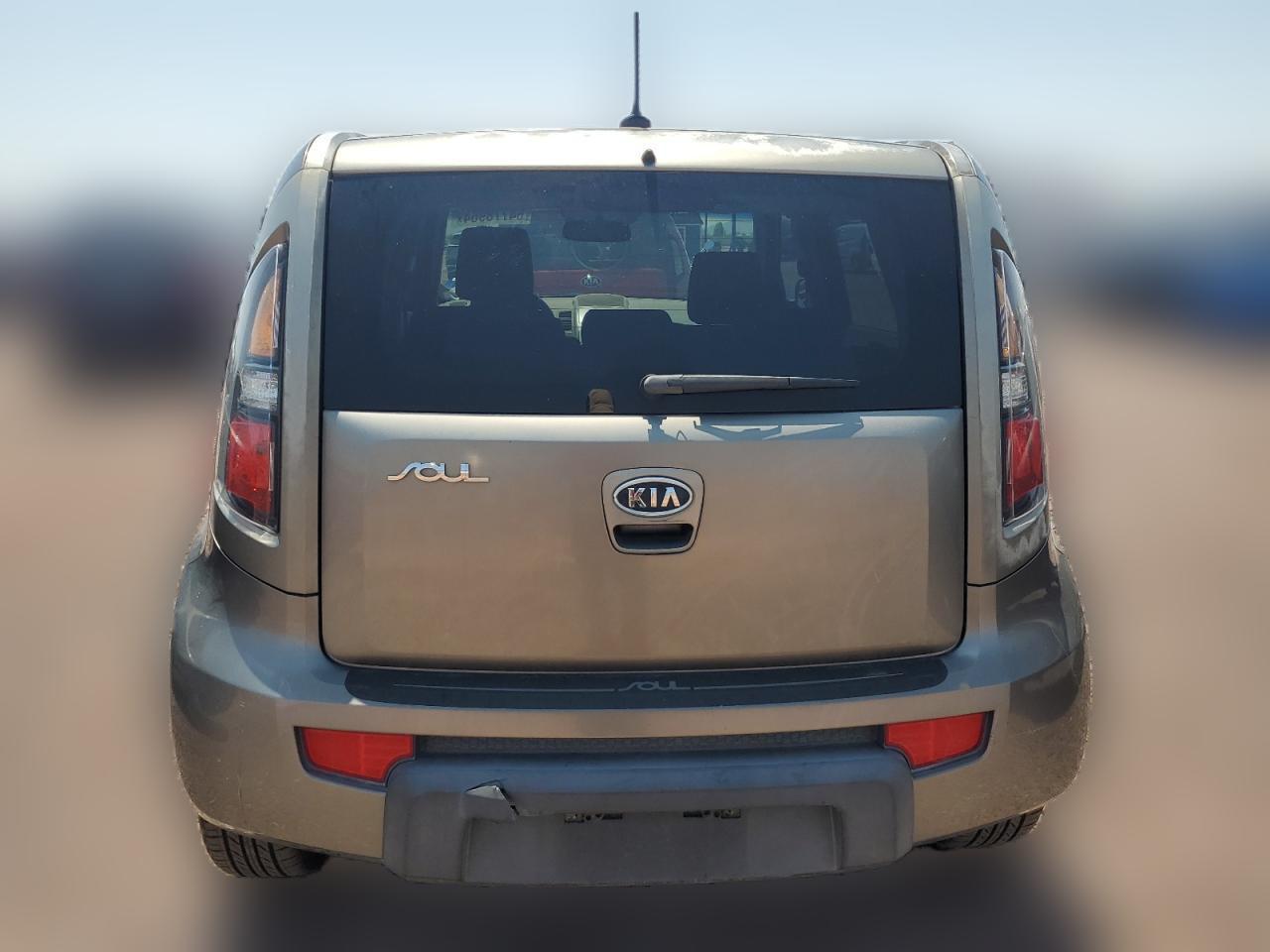 2010 Kia Soul + VIN: KNDJT2A21A7108806 Lot: 64778964