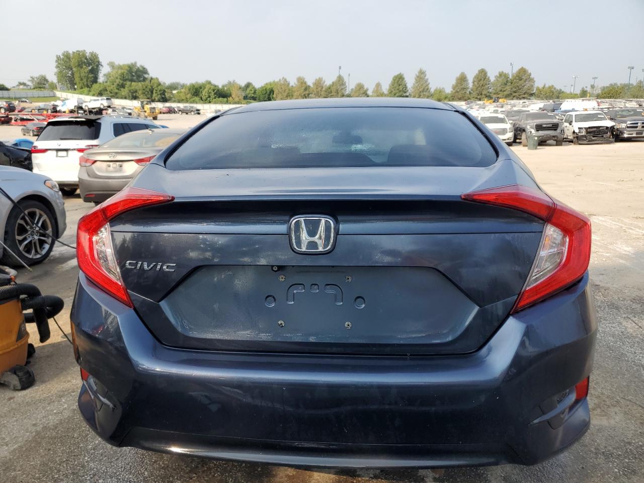 19XFC2F57GE080740 2016 Honda Civic Lx