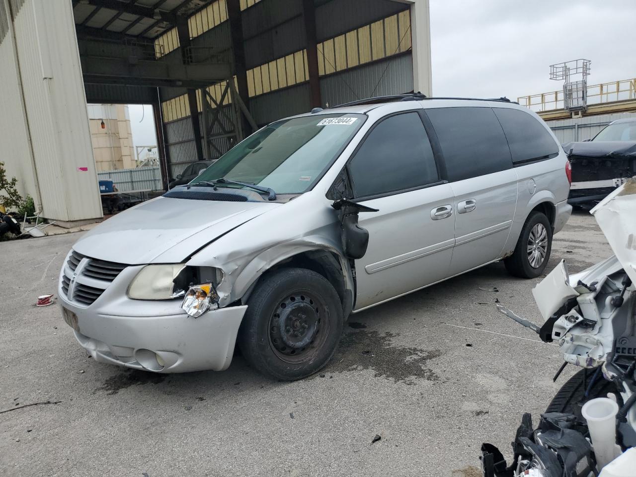 2005 Dodge Grand Caravan Sxt VIN: 2D4GP44L15R303309 Lot: 61673044