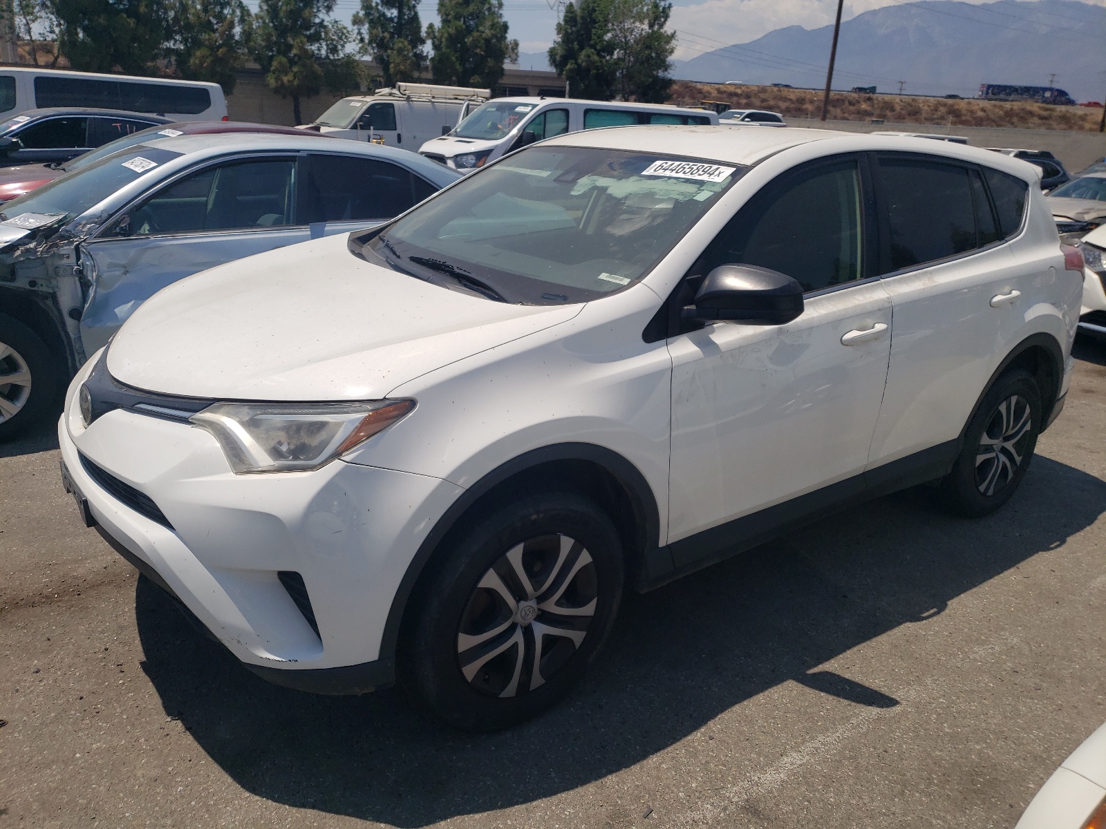 2018 Toyota Rav4 Le vin: JTMZFREV1JJ750792