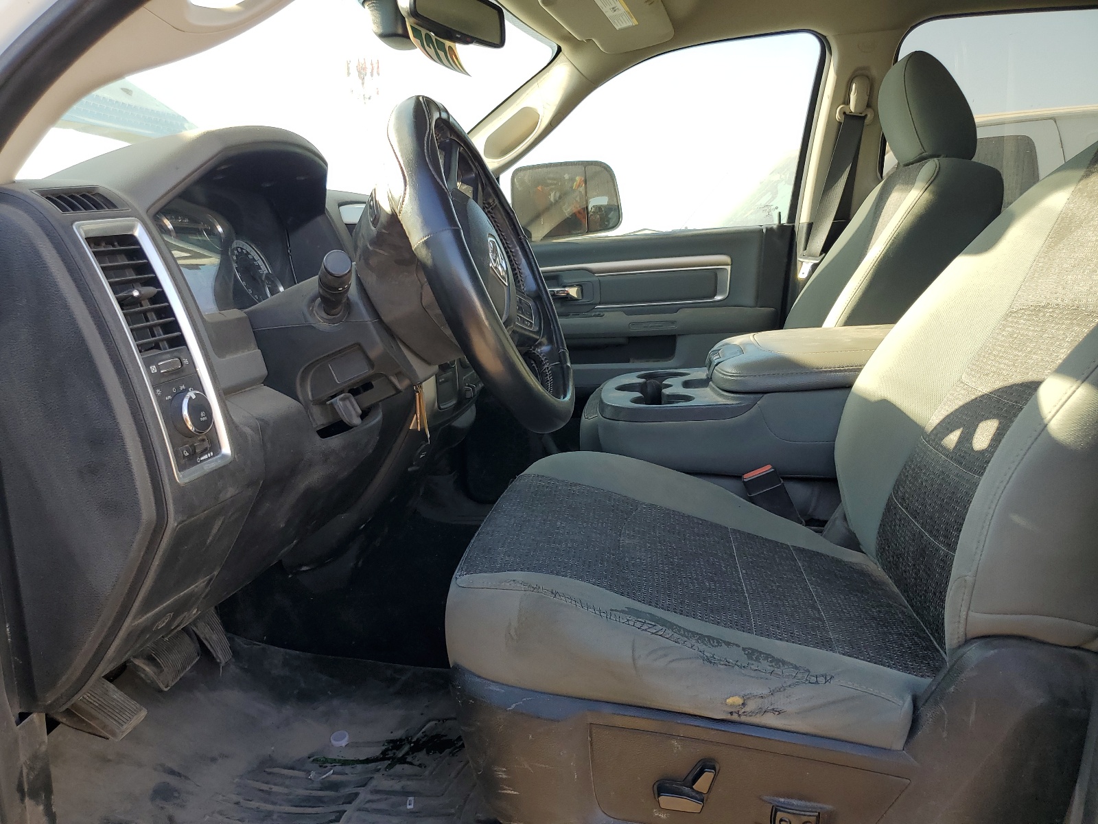 3C63RRHL5JG353232 2018 Ram 3500 Slt