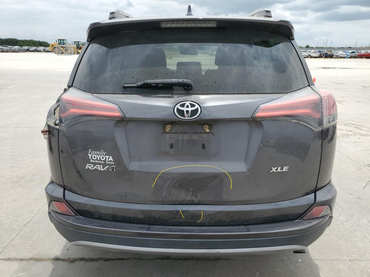 2T3WFREV6HW317743 2017 Toyota Rav4 Xle