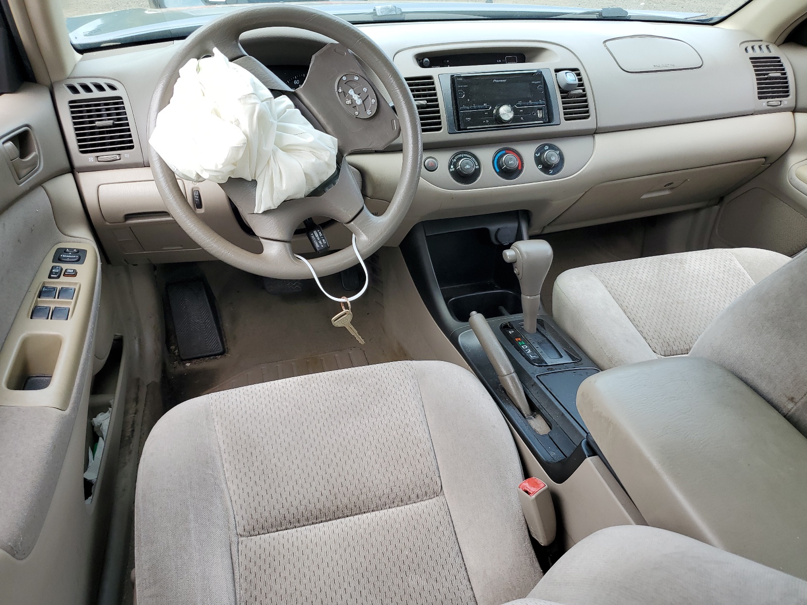 4T1BE32K24U826787 2004 Toyota Camry Le