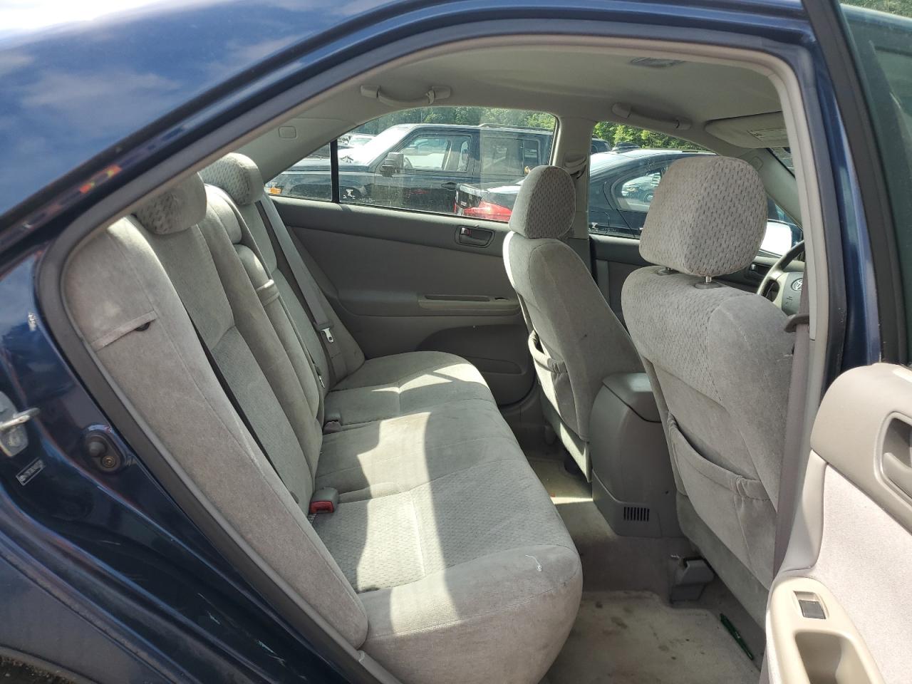 2004 Toyota Camry Le VIN: 4T1BF30K34U075599 Lot: 63919854